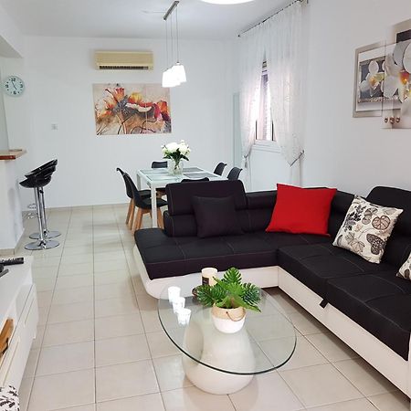 Paradise Gardens IV 2 Bd Amazing Apartment Pafos Exterior foto
